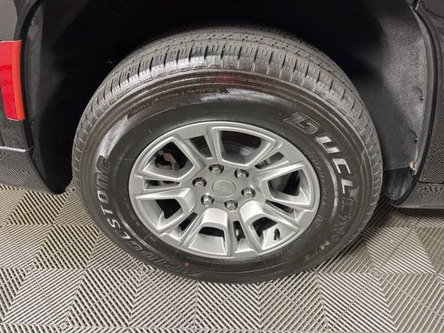 Used 2023 Jeep Wagoneer 4WD w/ Convenience Group I image 13