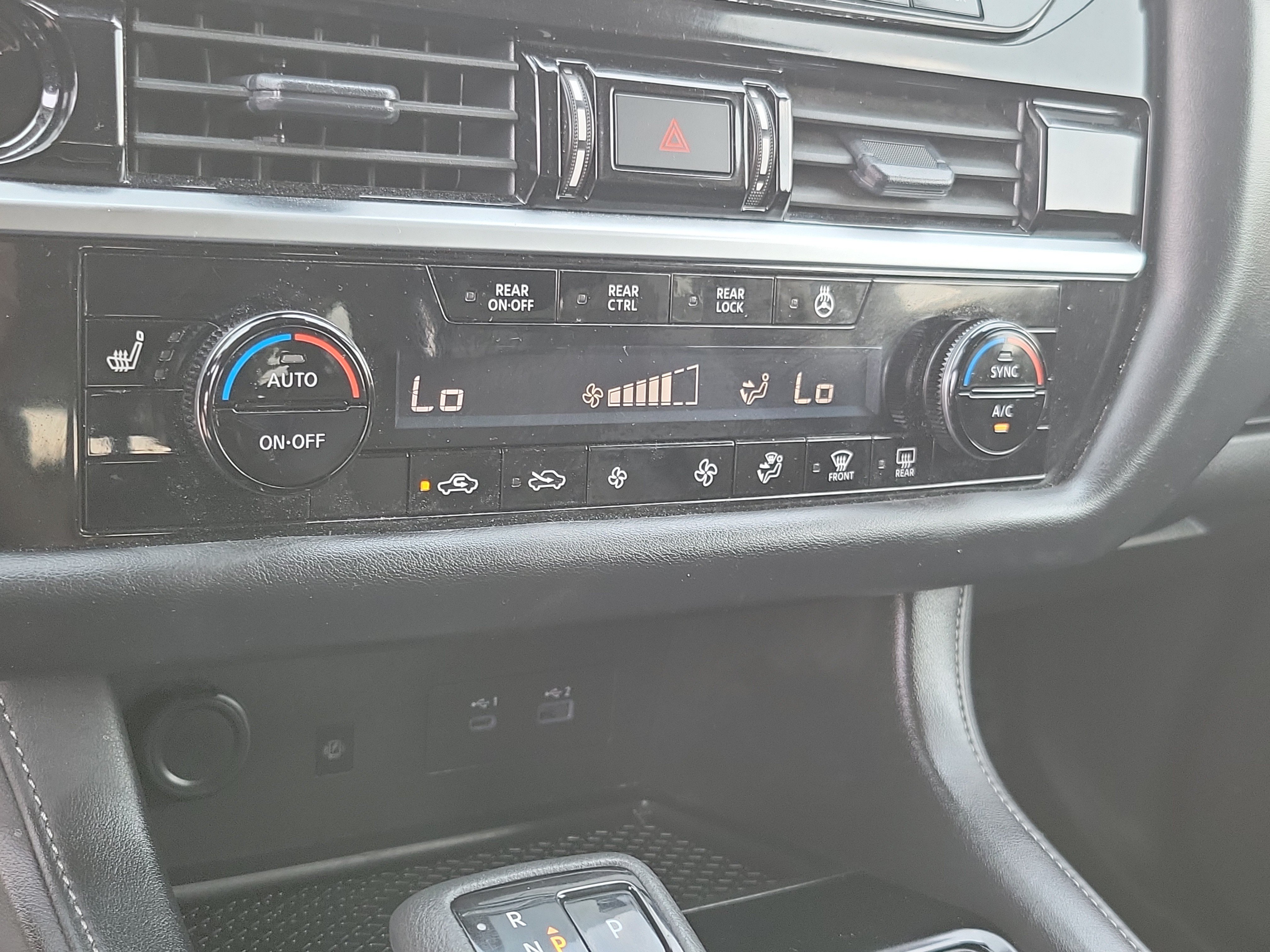 Used 2025 Nissan Pathfinder SL AWD/4WD image 29
