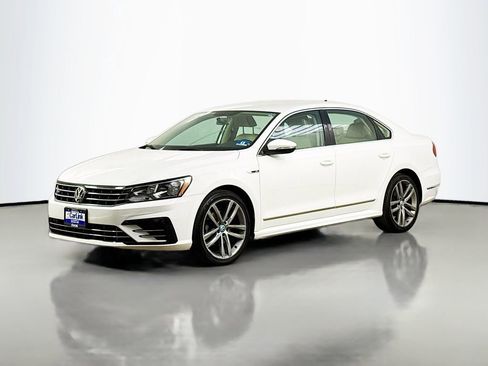 Used 2017 Volkswagen Passat 1.8T R-Line FWD image 3