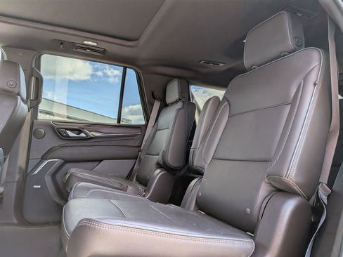 Used 2022 GMC Yukon Denali w/ Denali Premium Package AWD/4WD image 24
