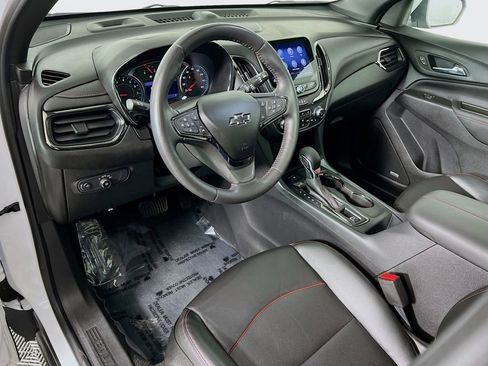 Used 2022 Chevrolet Equinox RS w/ RS Leather Package image 9