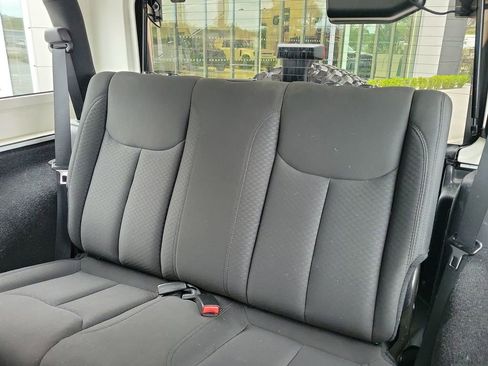 Used 2016 Jeep Wrangler Sport image 14