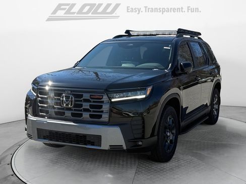 New 2026 Honda Pilot TrailSport image 3