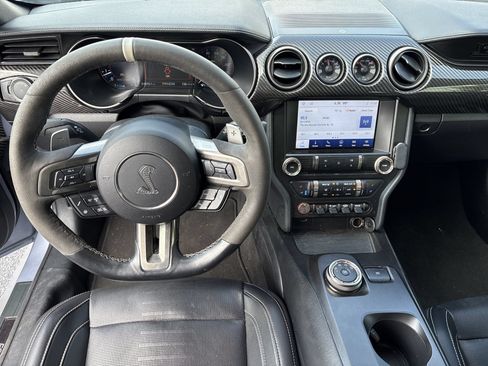Used 2022 Ford Mustang Shelby GT500 w/ Technology Package RWD image 2