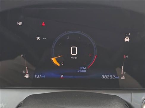 Certified 2025 Chevrolet Trax LT image 22