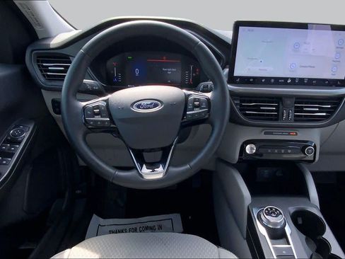 Used 2023 Ford Escape SE FWD image 6
