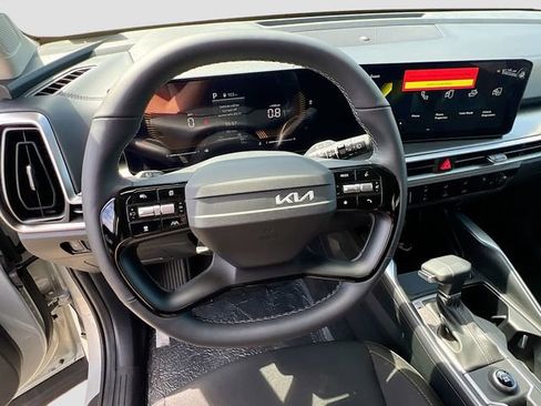 New 2026 Kia Sorento LX FWD image 11