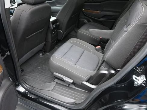 Used 2023 GMC Acadia SLE w/ Driver Convenience Package FWD image 14
