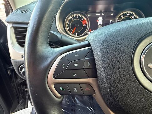 Used 2016 Jeep Cherokee Limited FWD image 22