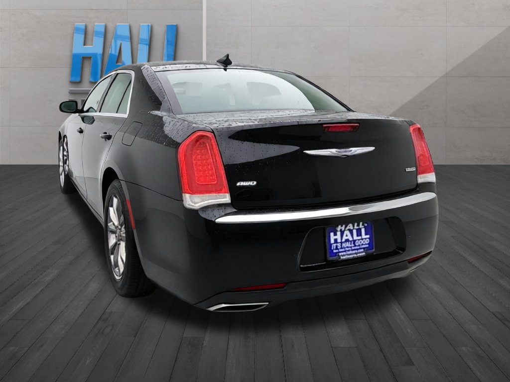 Used 2019 Chrysler 300 Touring L w/ Quick Order Package 22F AWD/4WD image 4