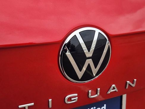 Certified 2024 Volkswagen Tiguan SE R-Line image 14