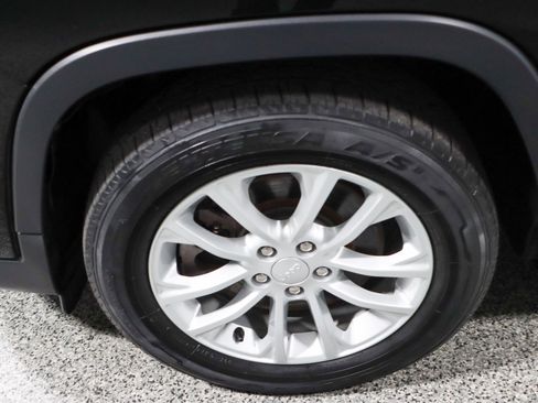 Used 2020 Jeep Cherokee Latitude image 11