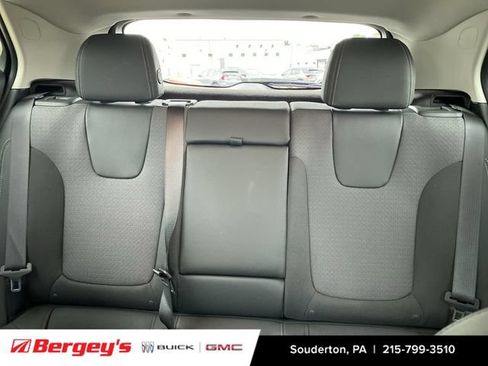 Certified 2023 Buick Encore GX Select AWD/4WD image 25