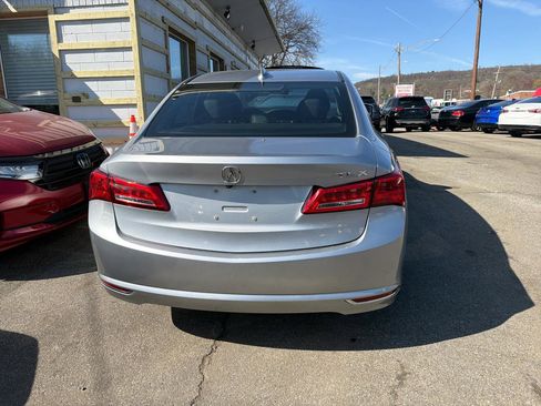 Used 2018 Acura TLX FWD image 8