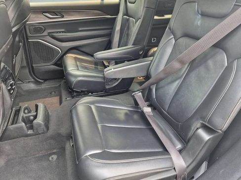 Used 2022 Jeep Grand Cherokee L Limited AWD/4WD image 25