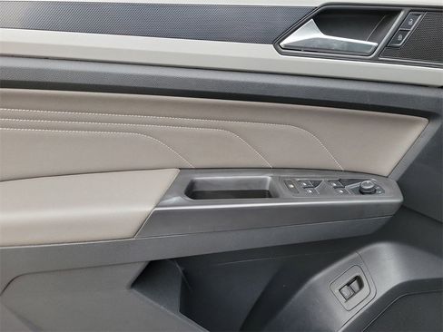 Used 2023 Volkswagen Atlas SEL R-Line image 15