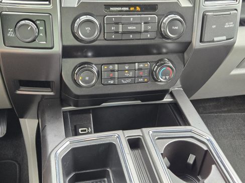 Used 2019 Ford F150 XLT w/ Equipment Group 302A Luxury AWD/4WD image 24
