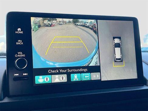 Used 2025 Honda Pilot TrailSport image 13