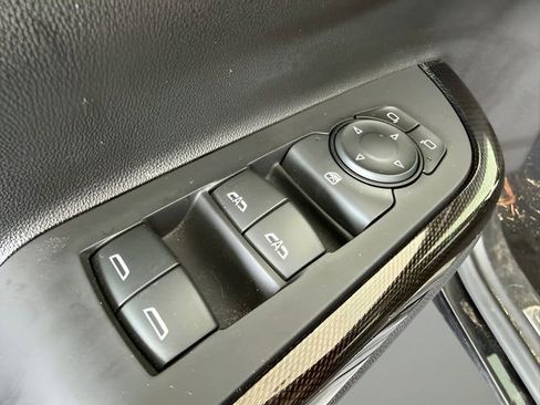 Used 2022 GMC Acadia AT4 image 16