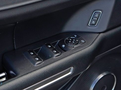 Used 2024 Ford Expedition XLT image 16