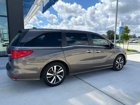 Used 2022 Honda Odyssey Touring image 5