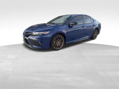 Used 2023 Toyota Camry SE w/ Convenience Package image 4