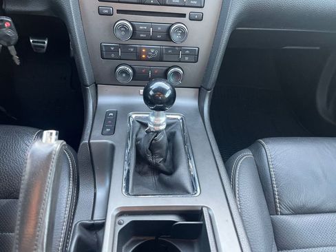 Used 2010 Ford Mustang GT Premium image 16