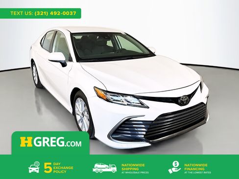 Used 2022 Toyota Camry LE FWD image 1