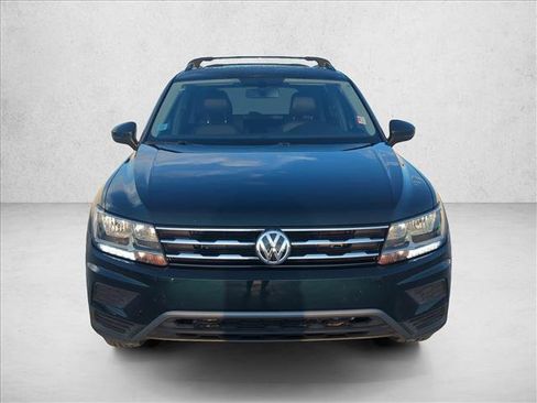 Used 2019 Volkswagen Tiguan SE w/ Panoramic Sunroof Package FWD image 2