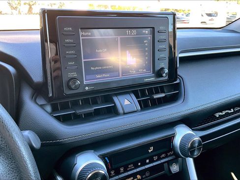 Used 2020 Toyota RAV4 XLE image 5