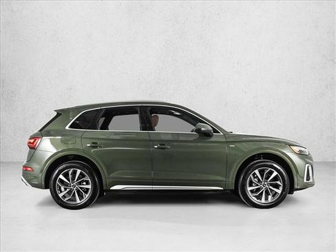Certified 2025 Audi Q5 2.0T Premium Plus image 4