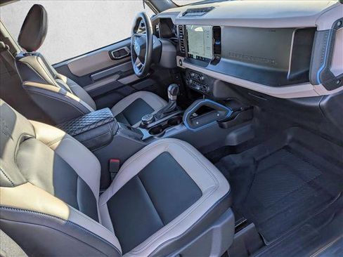 Used 2023 Ford Bronco Wildtrak image 21