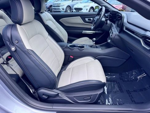 Used 2025 Ford Mustang GT Premium RWD image 44