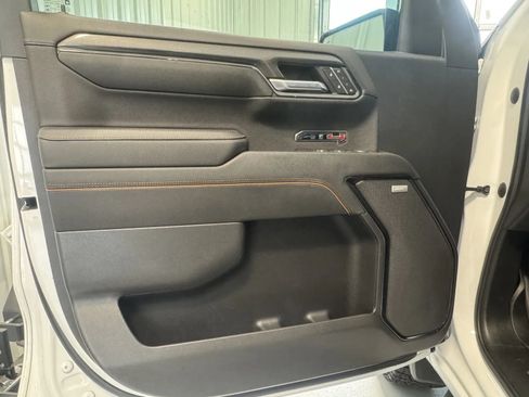 Used 2023 GMC Sierra 1500 AT4 w/ AT4 Premium Package AWD/4WD image 7