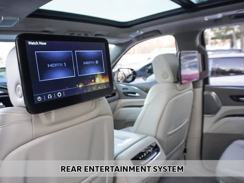 Used 2024 Cadillac Escalade Sport Platinum image 4