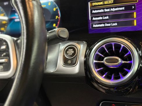 Used 2021 Mercedes-Benz GLB 250 4MATIC image 23