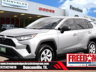 Used 2022 Toyota RAV4 LE video 1