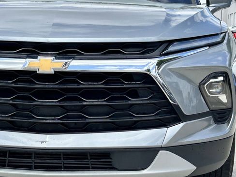Used 2025 Chevrolet Blazer LT image 9