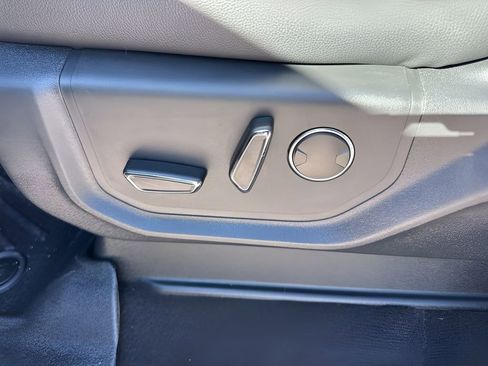 Used 2023 Ford Expedition Limited image 10