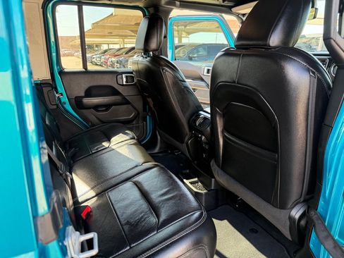 Used 2020 Jeep Wrangler Unlimited Sahara AWD/4WD image 17
