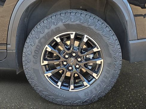 Used 2025 Chevrolet Traverse Z71 w/ Driver Confidence Package AWD/4WD image 39