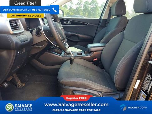 Used 2019 Kia Sorento FWD image 9