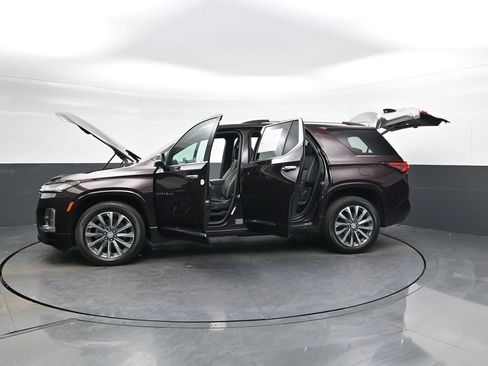 Used 2023 Chevrolet Traverse Premier image 47