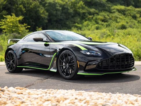 Used 2023 Aston Martin V12 Vantage RWD image 9