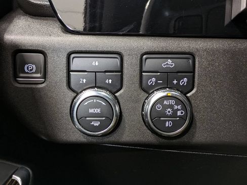 Used 2024 GMC Sierra 3500 SLE w/ SLE Convenience Package AWD/4WD image 26