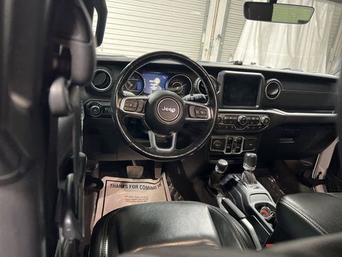 Used 2020 Jeep Wrangler Unlimited Sahara image 18