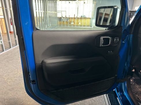 Used 2023 Jeep Wrangler Unlimited Sahara w/ Cold Weather Group image 14