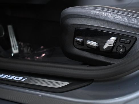 Used 2023 BMW M550i xDrive w/ Executive Package AWD/4WD image 29