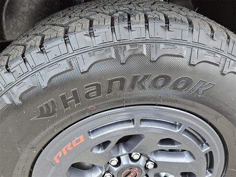 New 2026 Nissan Frontier PRO-4X w/ Pro-4x Convenience Package image 17