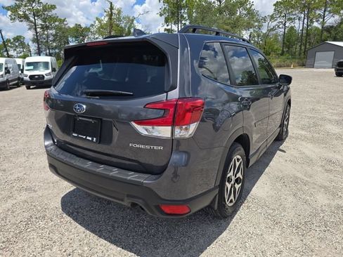 Used 2022 Subaru Forester Premium AWD/4WD image 4